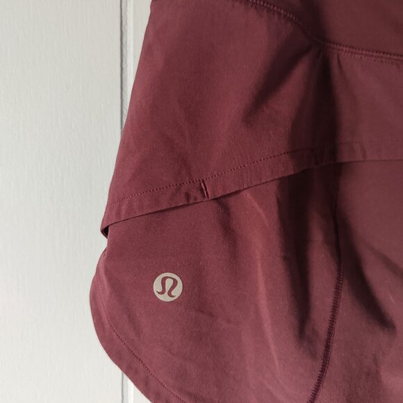 Lululemon Athletica Speed Up Short 2.5" Running Short in Cassis (Size 8) - Picture 5 of 12